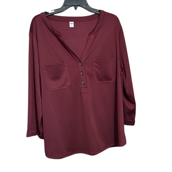 Old navy burgundy pullover 3 buttons top new. Size XL - Picture 1 of 4